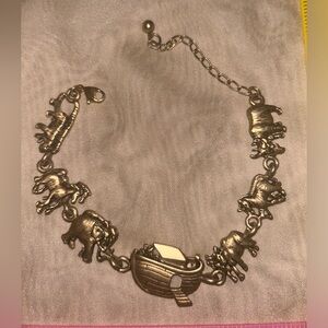 Vintage Gold Tone Noah’s Ark Link Charm Bracelet